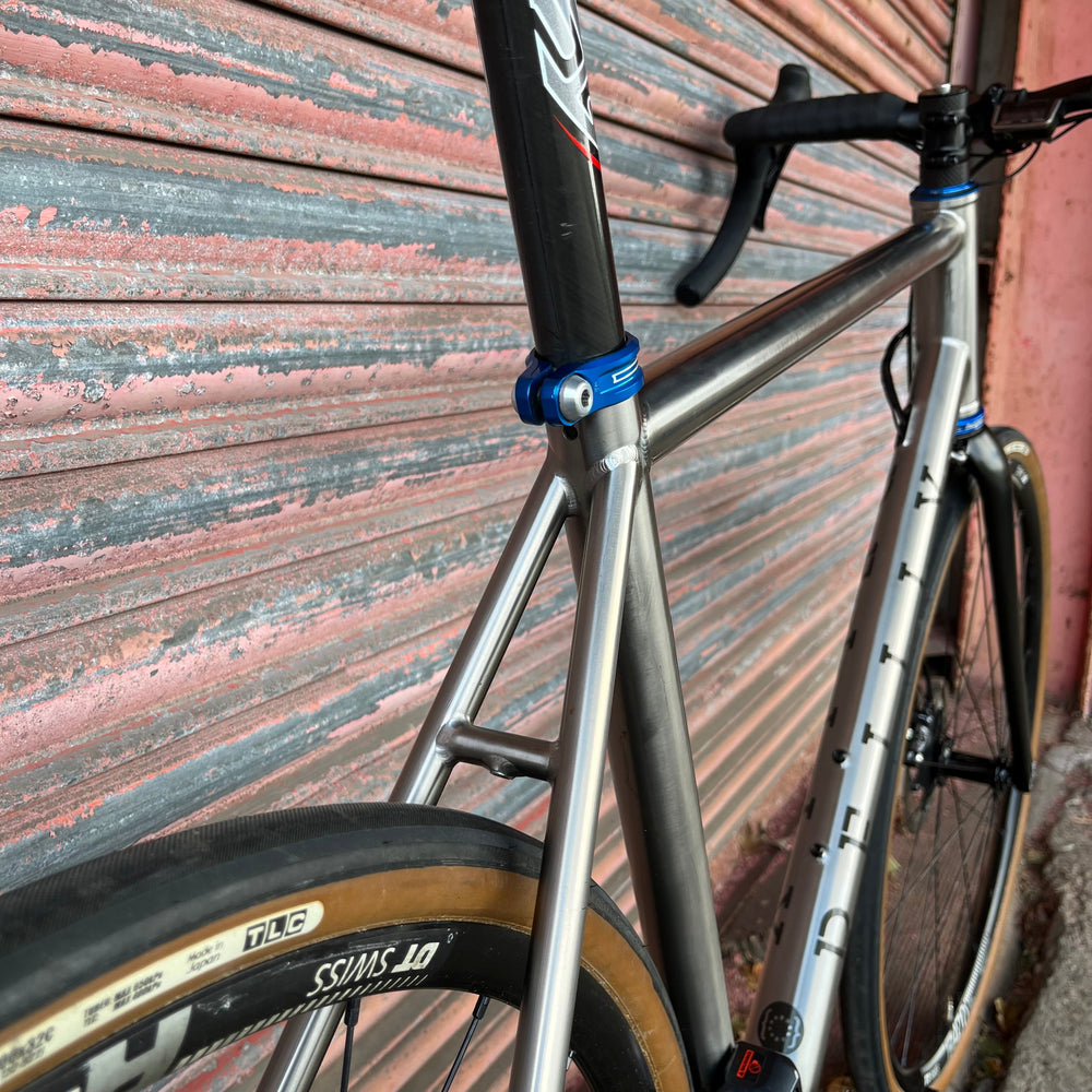 Reilly Spectre All-Road Ti Titanium Ultegra GRX Di2 Disc Road Bike