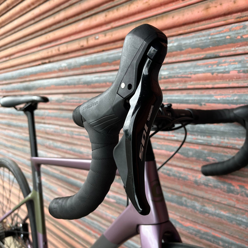 Cannondale SuperSix Evo Shimano 105 Carbon Disc Road Bike