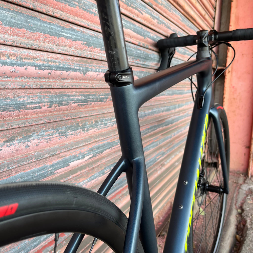 Specialized Tarmac SL6 Shimano 105 12sp Disc Carbon Road Bike - 56cm