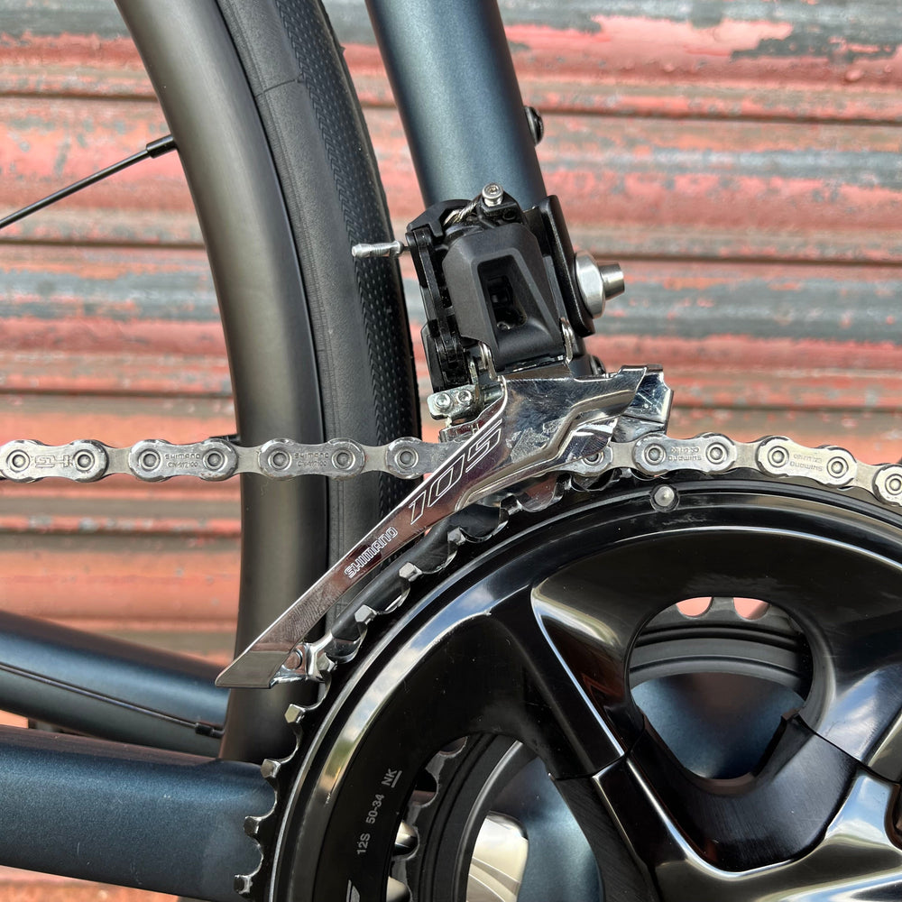 Specialized Tarmac SL6 Shimano 105 12sp Disc Carbon Road Bike - 56cm