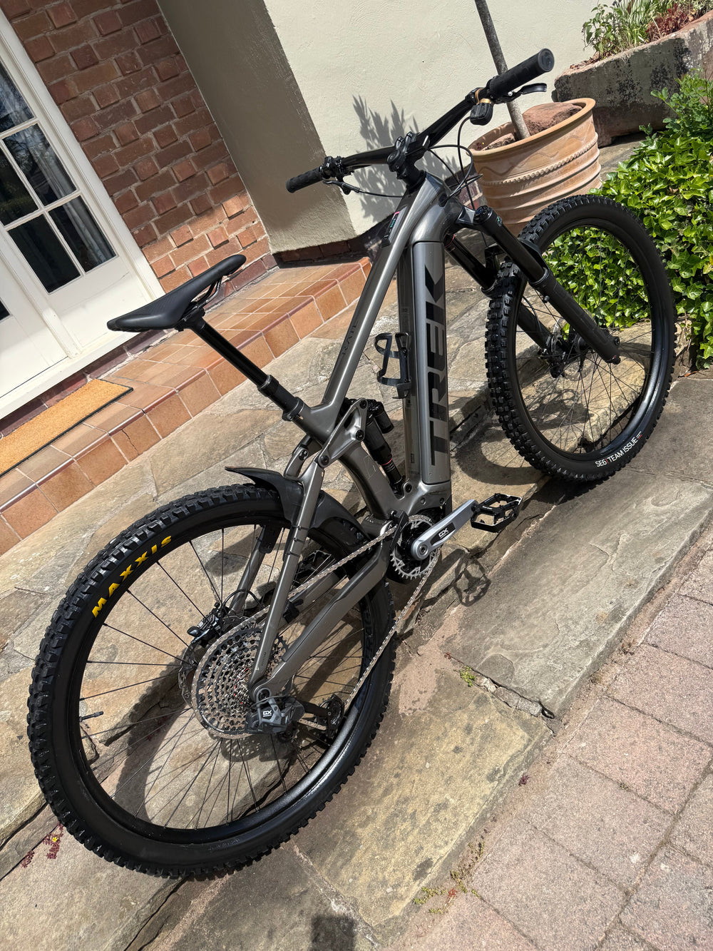 Wirral Wheelz Trek Rail 9.8 AXS 750wh Smart system