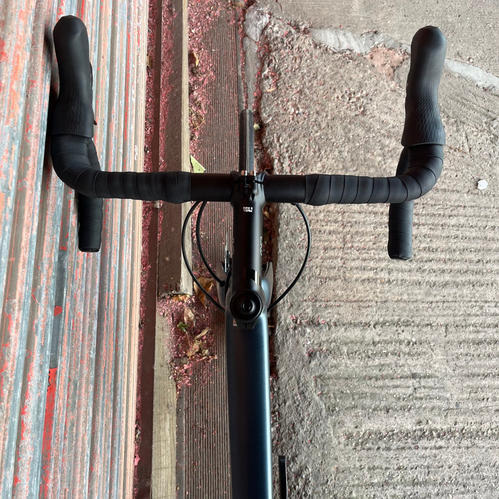 Specialized Tarmac SL6 Shimano 105 12sp Disc Carbon Road Bike - 56cm