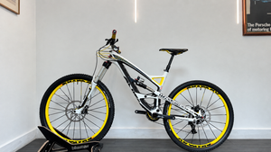 YT Industries YT Capra CF Pro Race Enduro SRAM GX BOS Hope