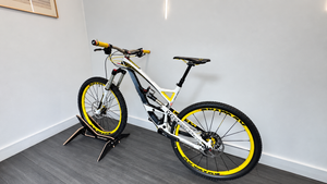 YT Industries YT Capra CF Pro Race Enduro SRAM GX BOS Hope