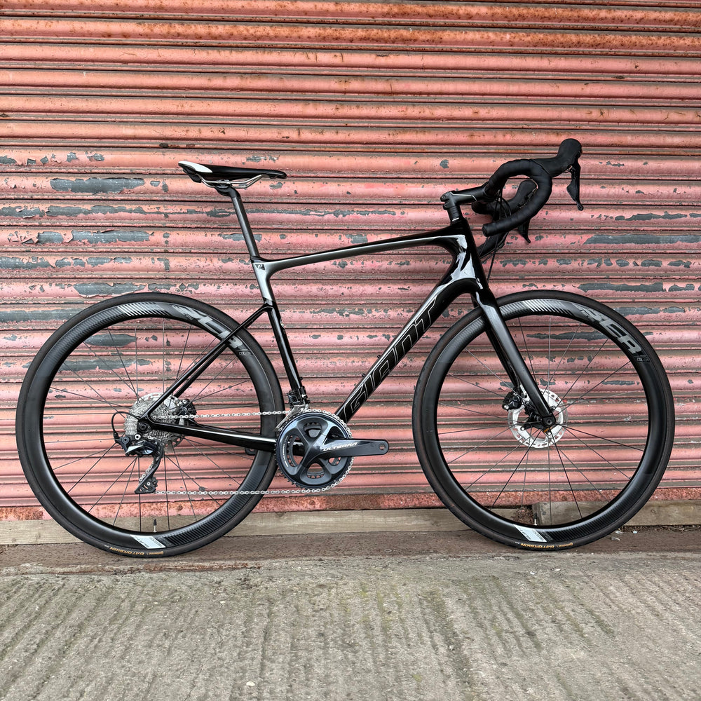 Giant Defy Advanced 1 Ultegra Carbon Endurance Road Bike - M/L 56cm