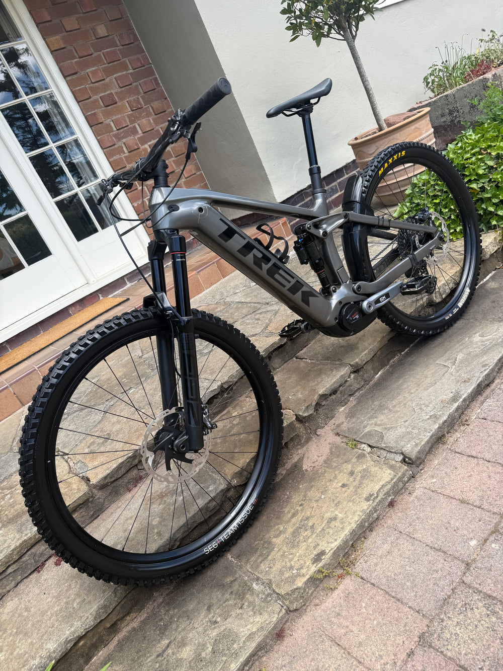 Wirral Wheelz Trek Rail 9.8 AXS 750wh Smart system