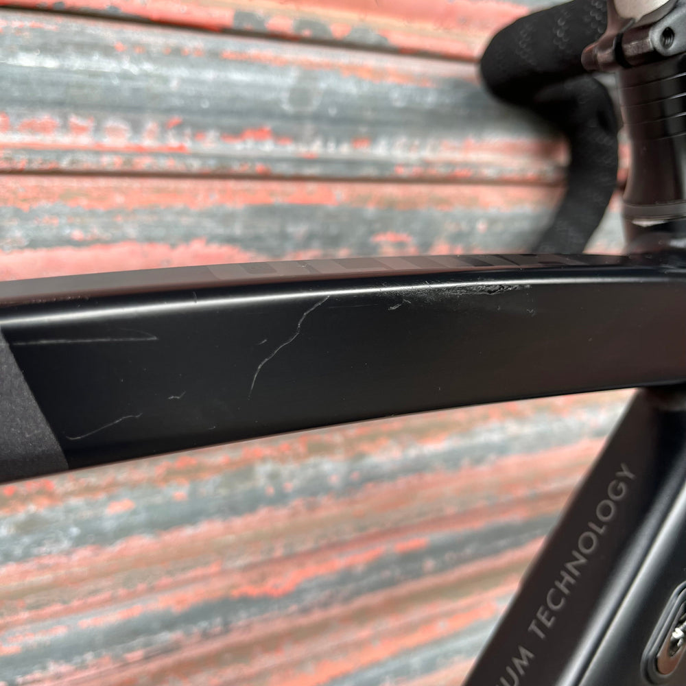 Btwin Ultra AF 700 Shimano 105 Aluminium Road Bike