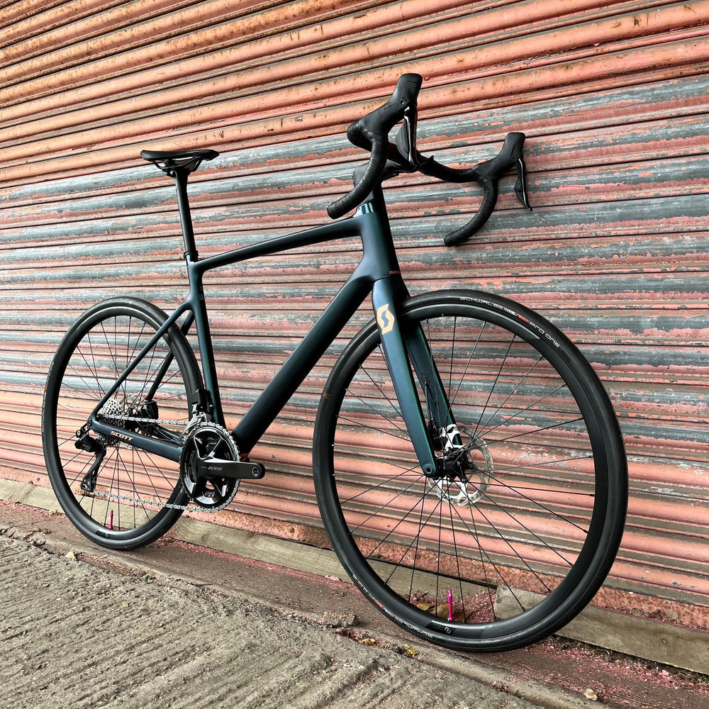 SCOTT Contessa Addict 15 105 Di2 Disc Carbon Road Race Bike