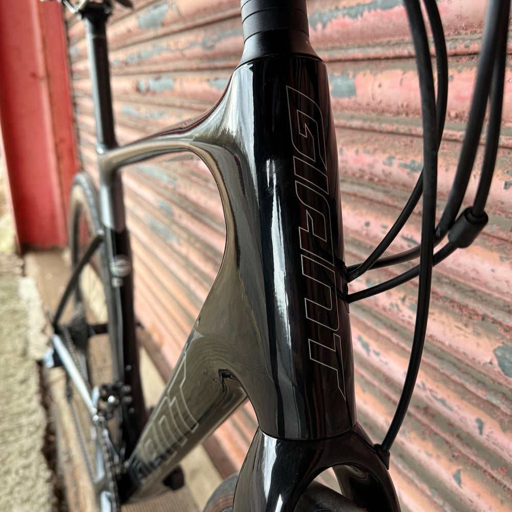 Giant Defy Advanced 1 Ultegra Carbon Endurance Road Bike - M/L 56cm