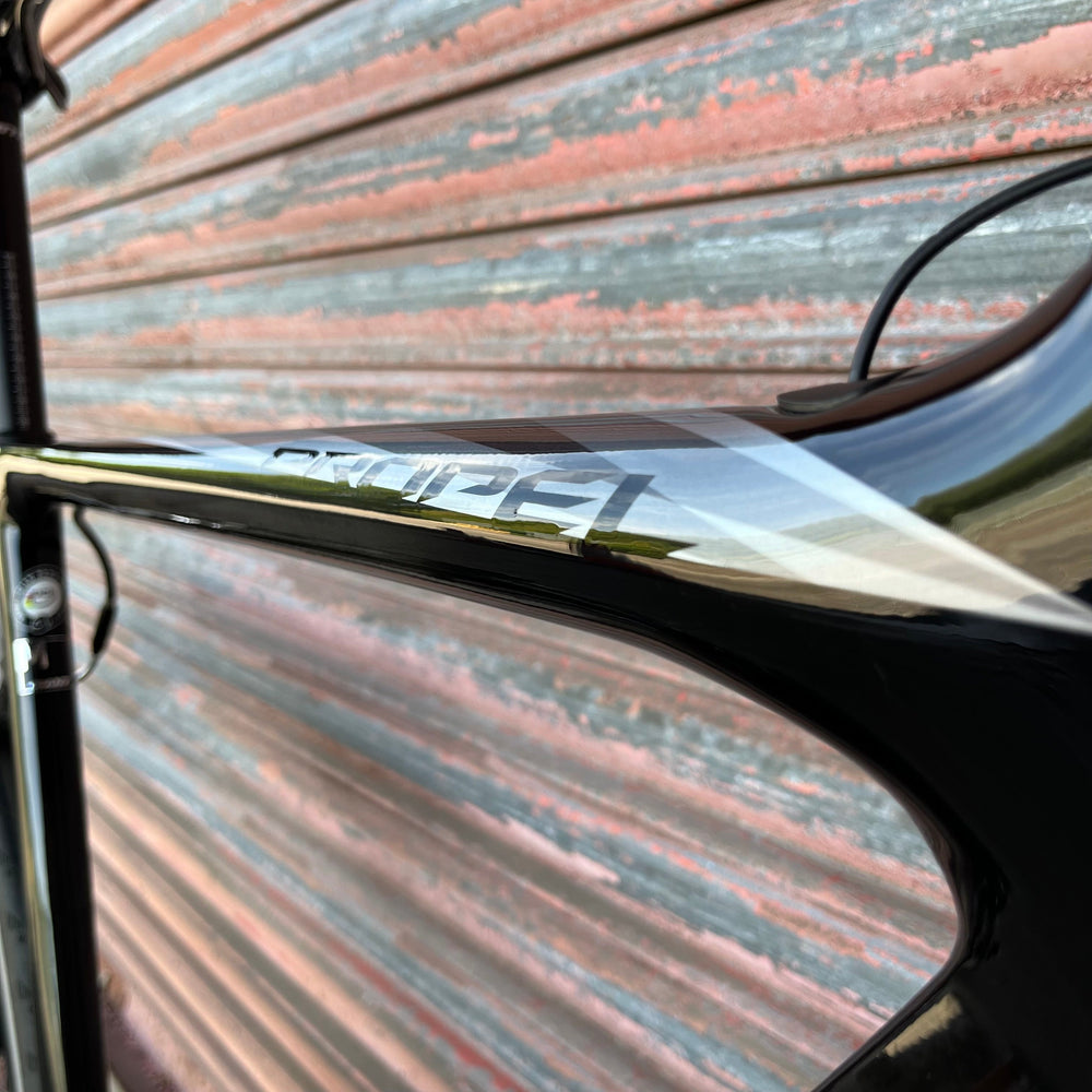 Giant Propel Advanced Ultegra Di2 Carbon Aero Road Bike