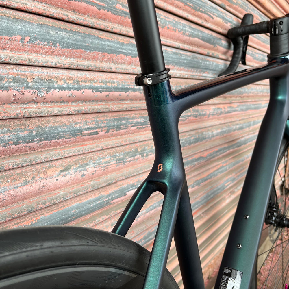 SCOTT Contessa Addict 15 105 Di2 Disc Carbon Road Race Bike