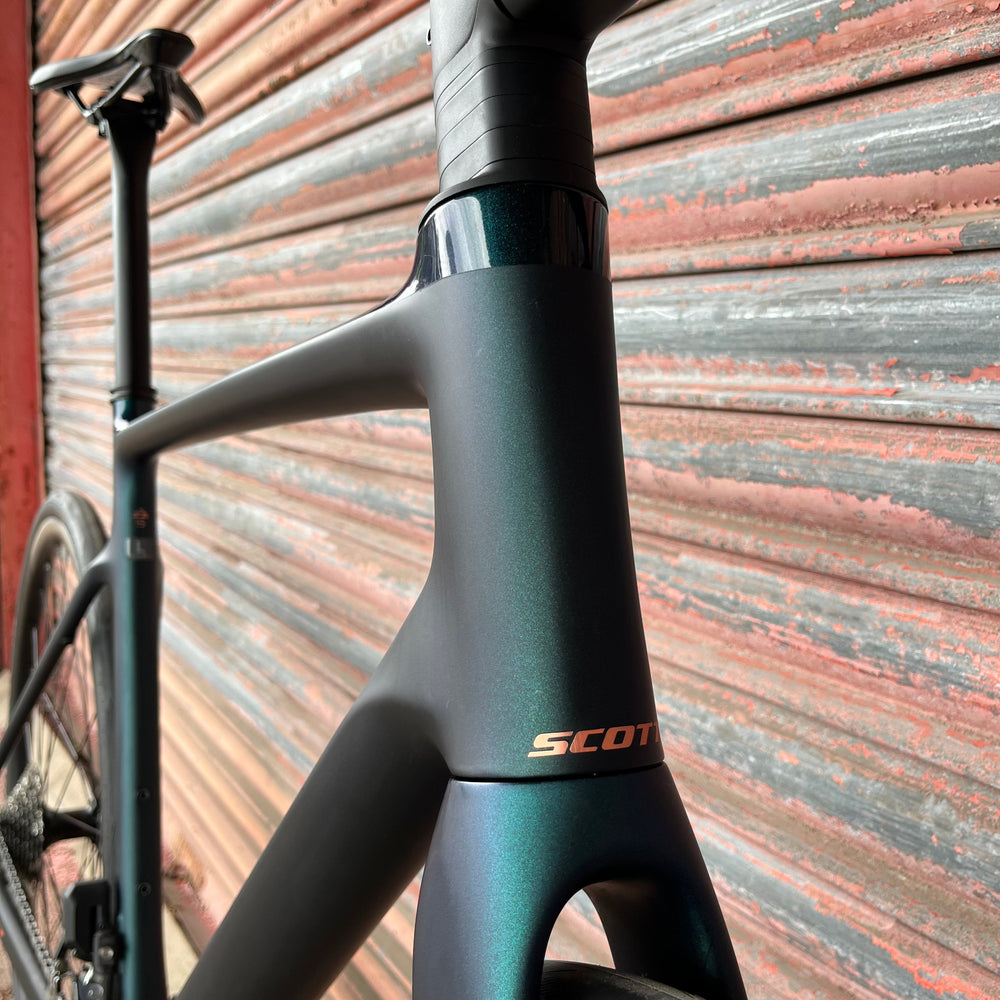SCOTT Contessa Addict 15 105 Di2 Disc Carbon Road Race Bike
