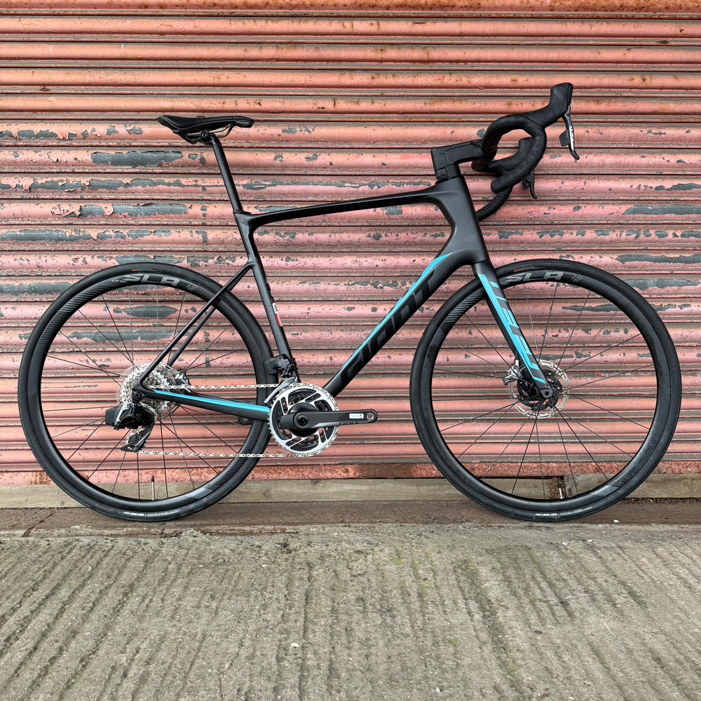 Giant Defy Advanced Pro 0 SRAM Red AXS 12 speed Carbon Endurance Road Bike - XL 60cm
