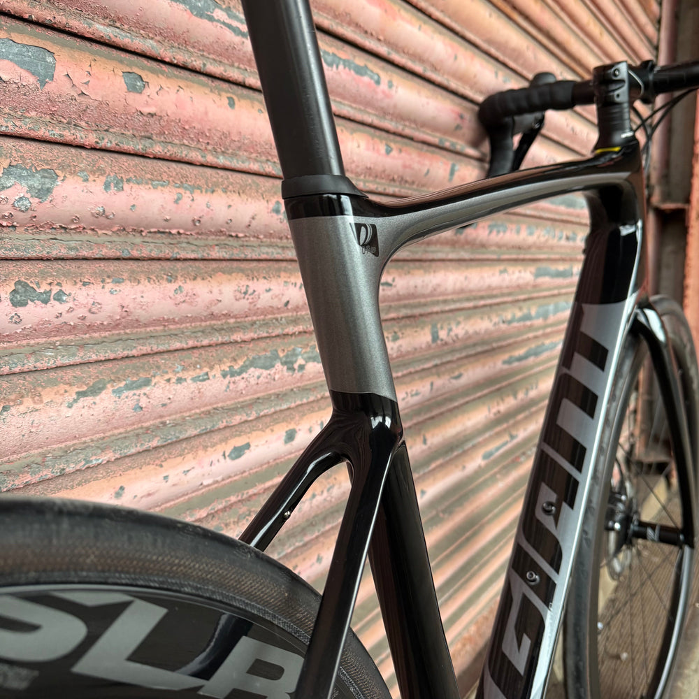 Giant Defy Advanced 1 Ultegra Carbon Endurance Road Bike - M/L 56cm