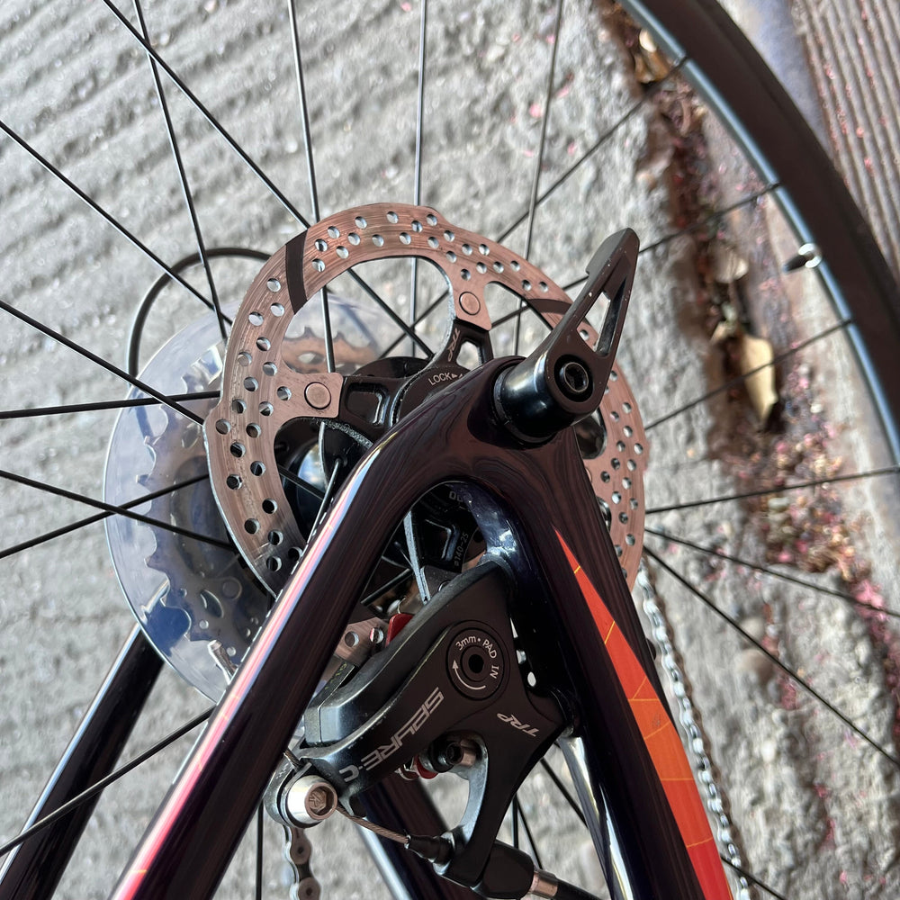 Specialized Roubaix Ruby Elite Shimano 105 Carbon Disc Road Bike