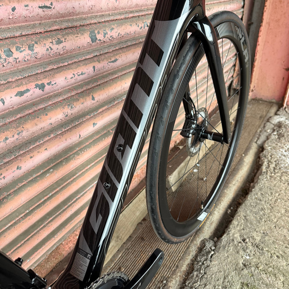 Giant Defy Advanced 1 Ultegra Carbon Endurance Road Bike - M/L 56cm