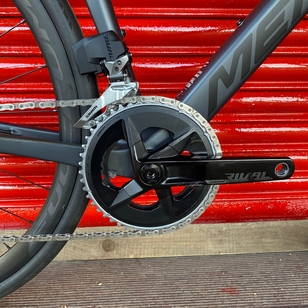 Merida Scultura Endurance SRAM Rival AXS Carbon Disc Road Bike Light