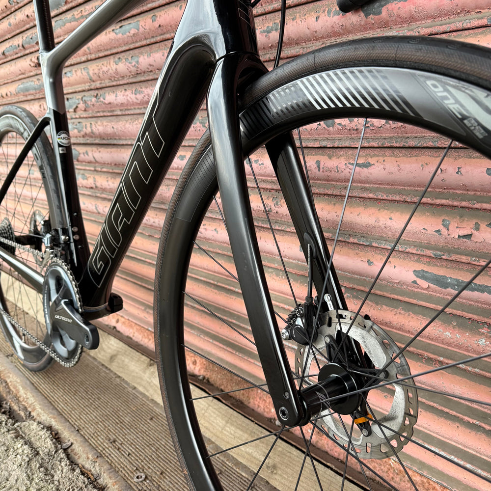 Giant Defy Advanced 1 Ultegra Carbon Endurance Road Bike - M/L 56cm