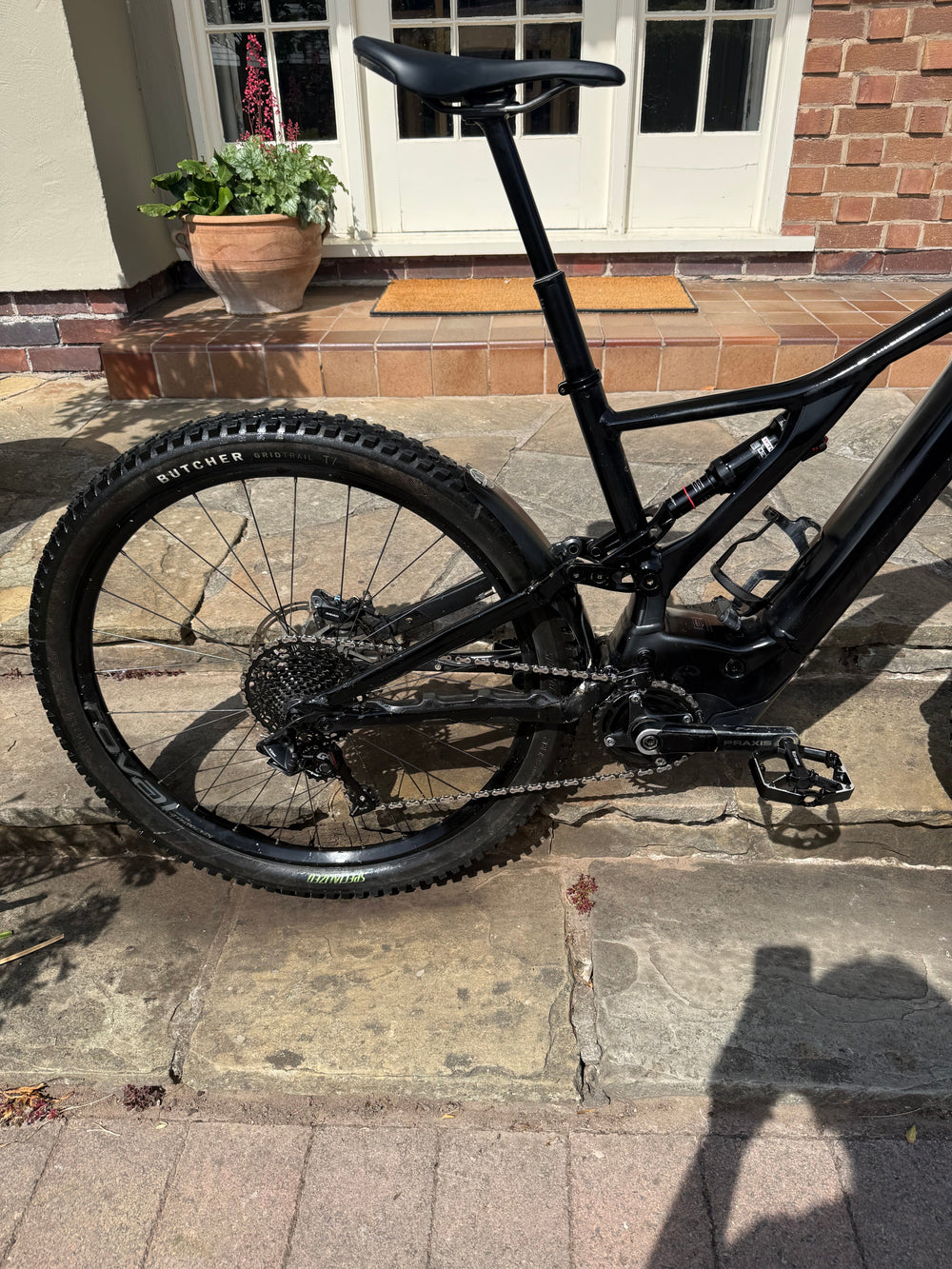 Wirral Wheelz Specialized Turbo Levo 700wh motor