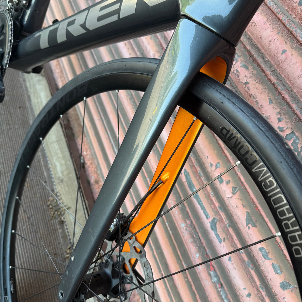 Trek Domane SL5 Shimano 105 Carbon Disc Road Bike