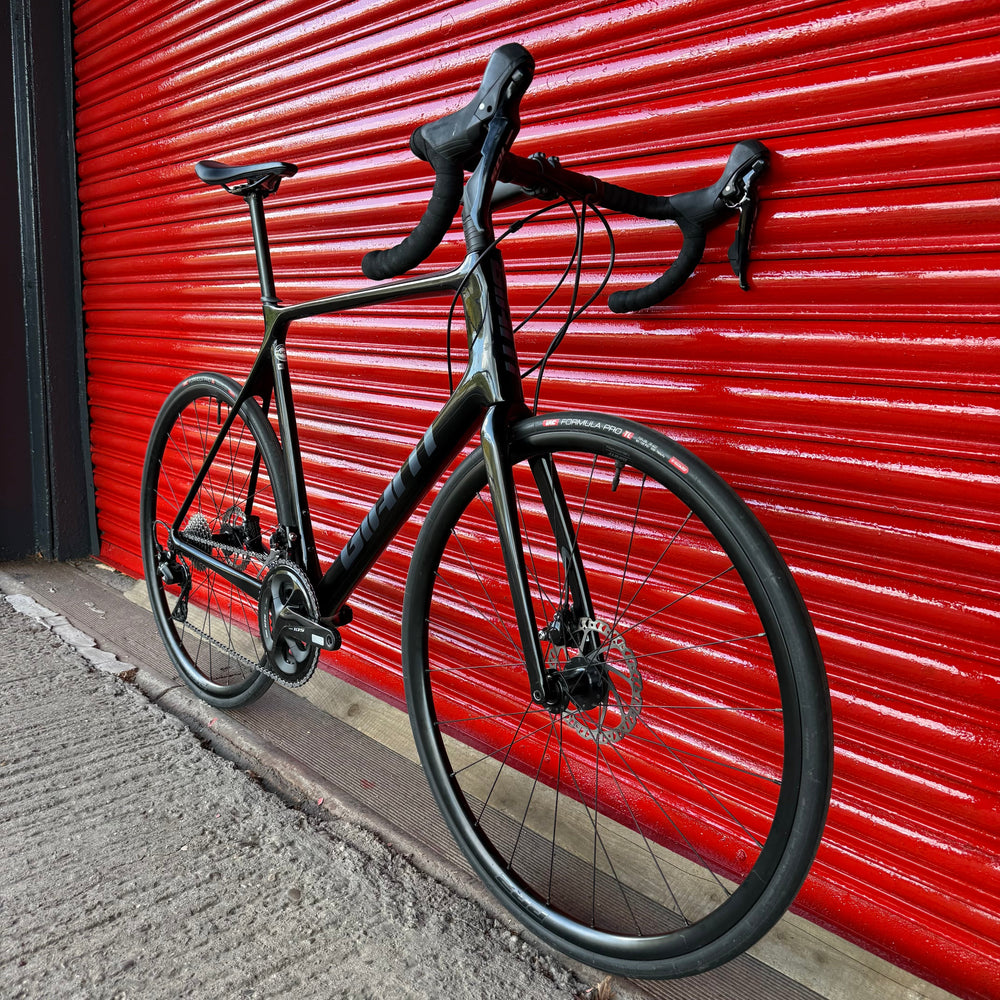 Giant TCR Advanced 105 Carbon Disc Road Bike