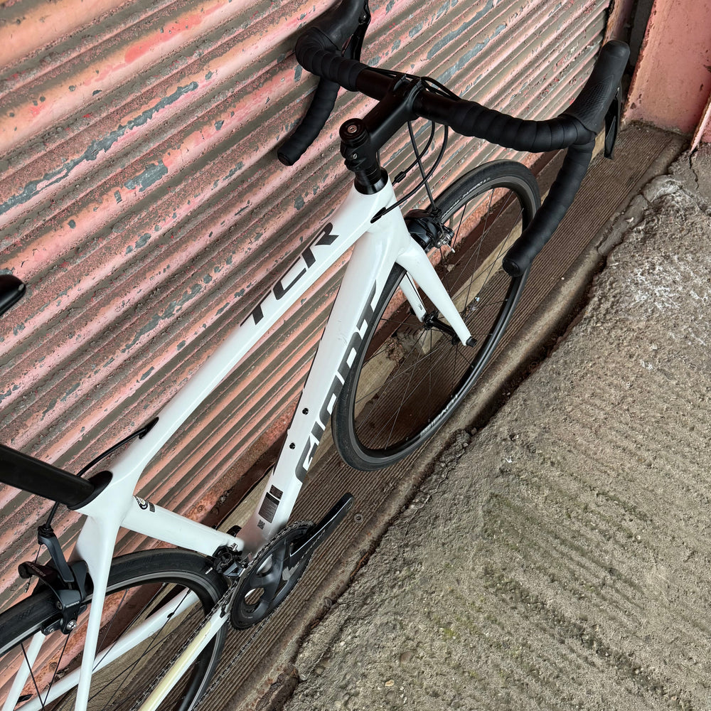 Giant TCR Advanced 1 KOM Ultegra Carbon Road Bike - M 54cm