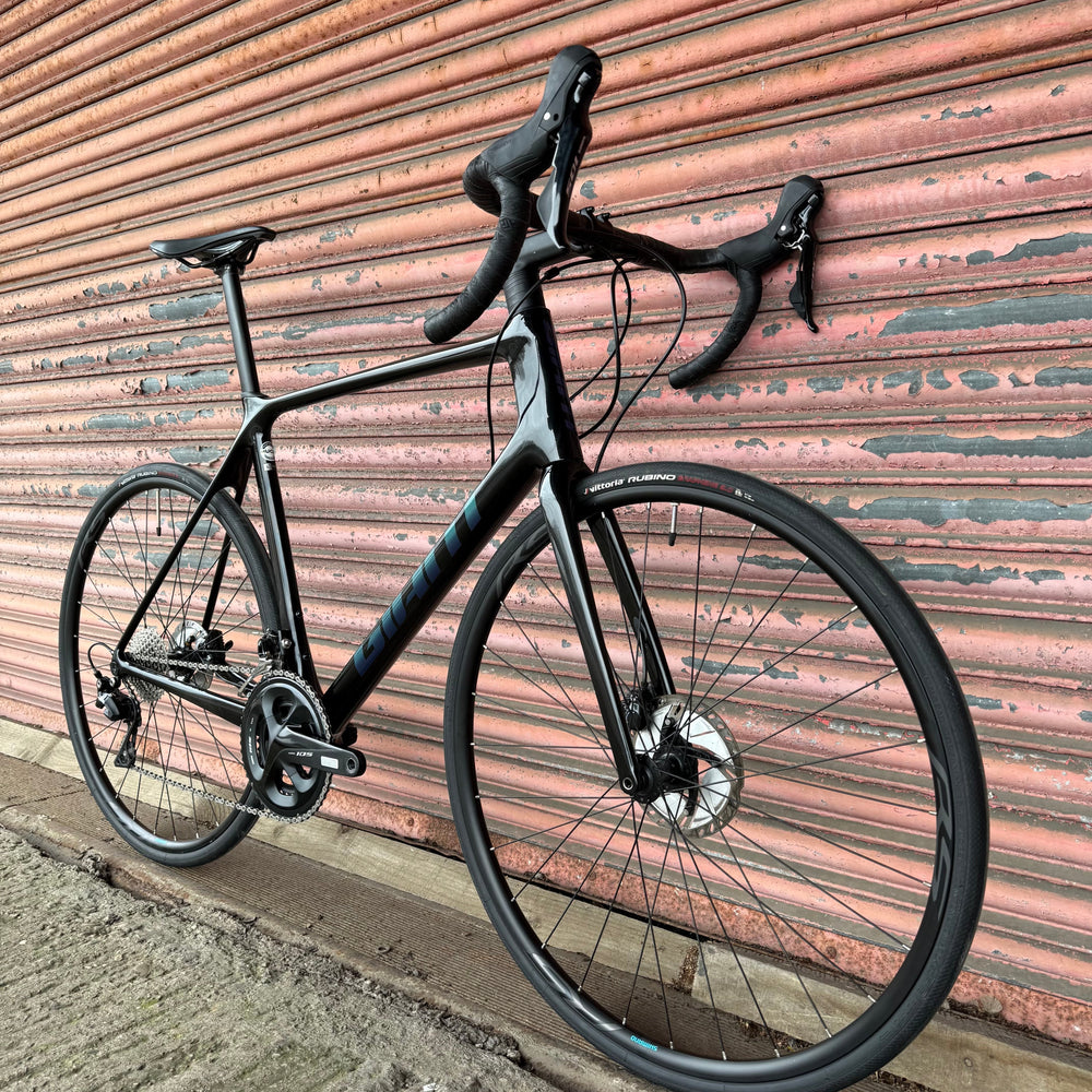 Giant TCR Advanced Pro 2 Shimano 105 Carbon Disc Road Bike - L 58cm