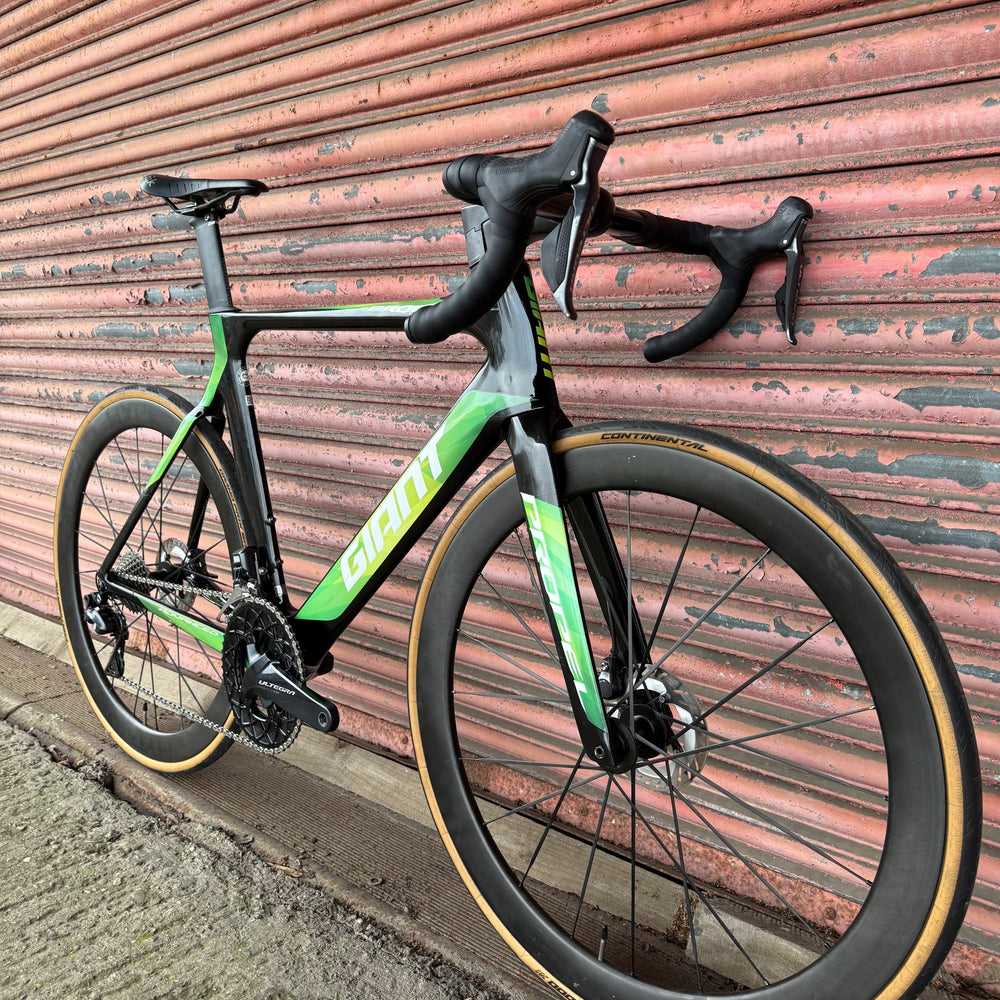 Giant Propel Advanced Pro Ultegra Di2 Carbon Aero Road Bike
