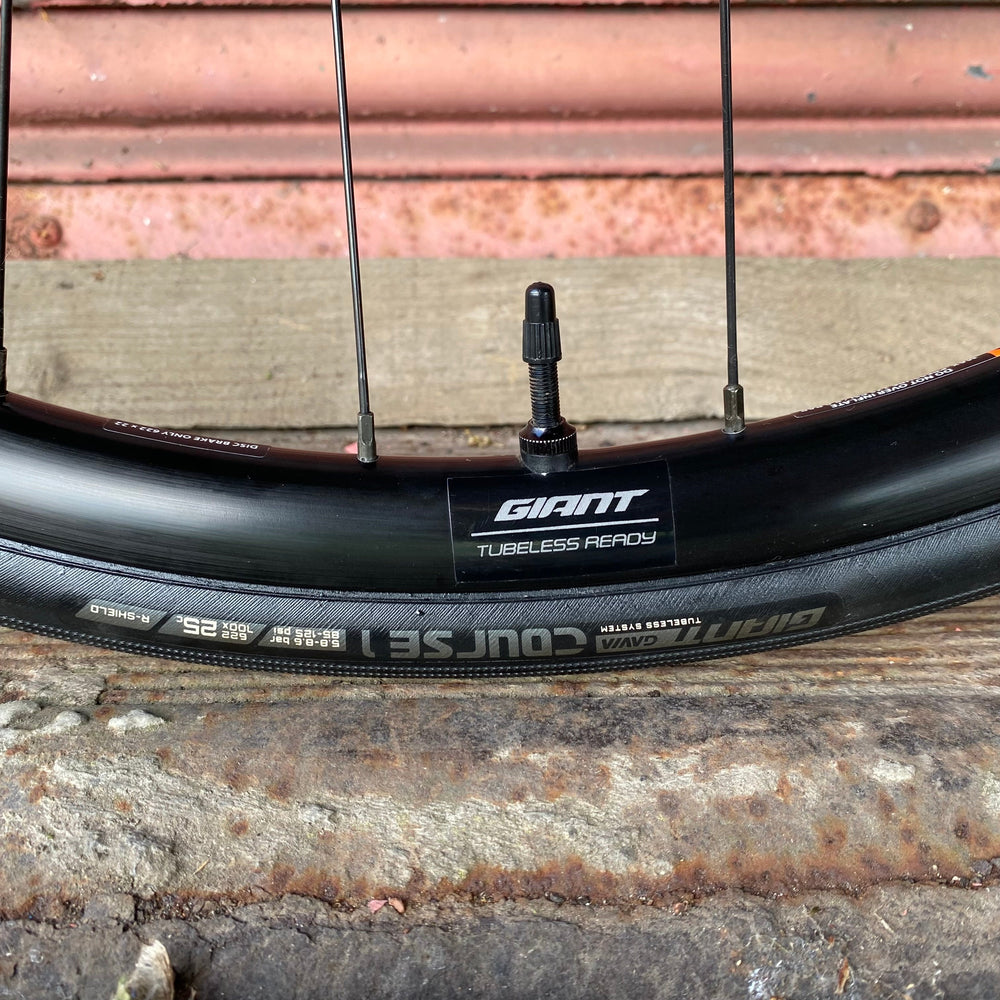 Giant TCR Advanced 2 Shimano 105 Carbon Disc Road Bike - L 58cm