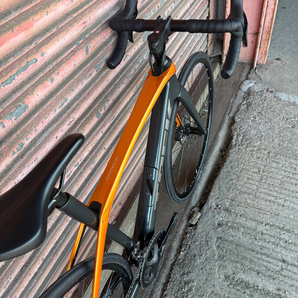 Trek Domane SL5 Shimano 105 Carbon Disc Road Bike