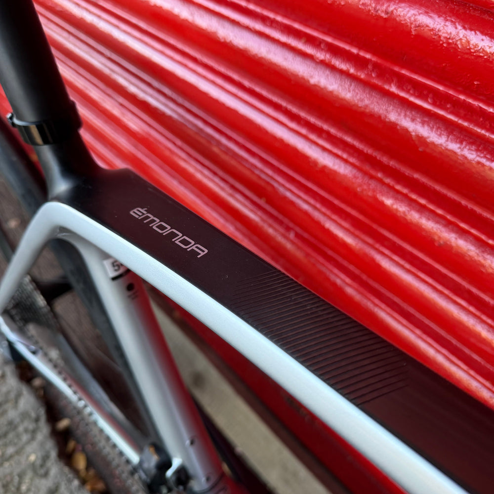 Trek Emonda SL Ultegra Di2 12sp Carbon Disc Road Bike - 54cm