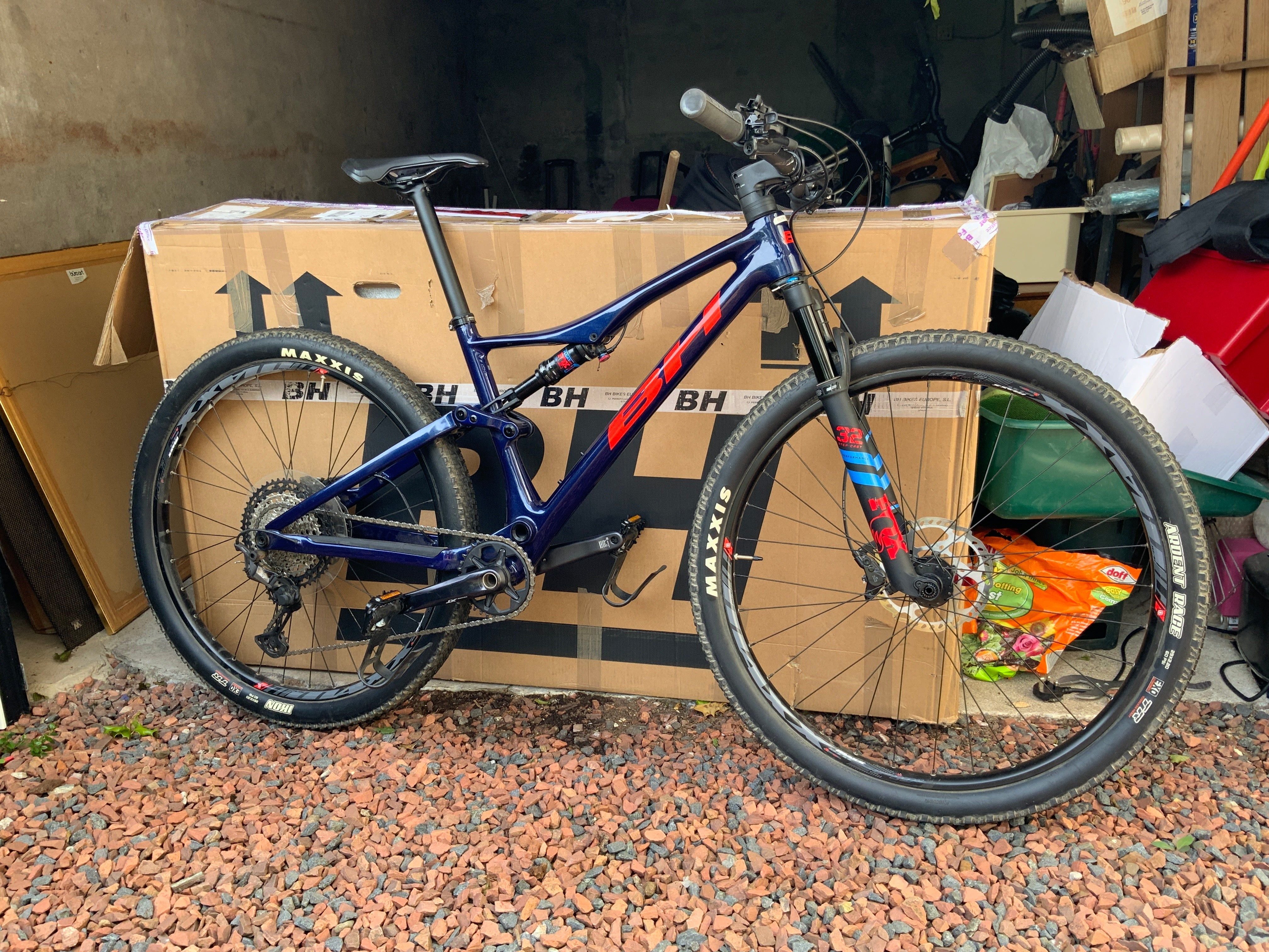 54cm sales mountain bike