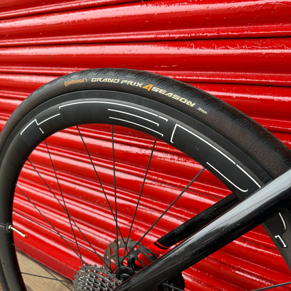 Specialized Venge Ultegra Di2 Carbon Disc Road Bike - 56cm