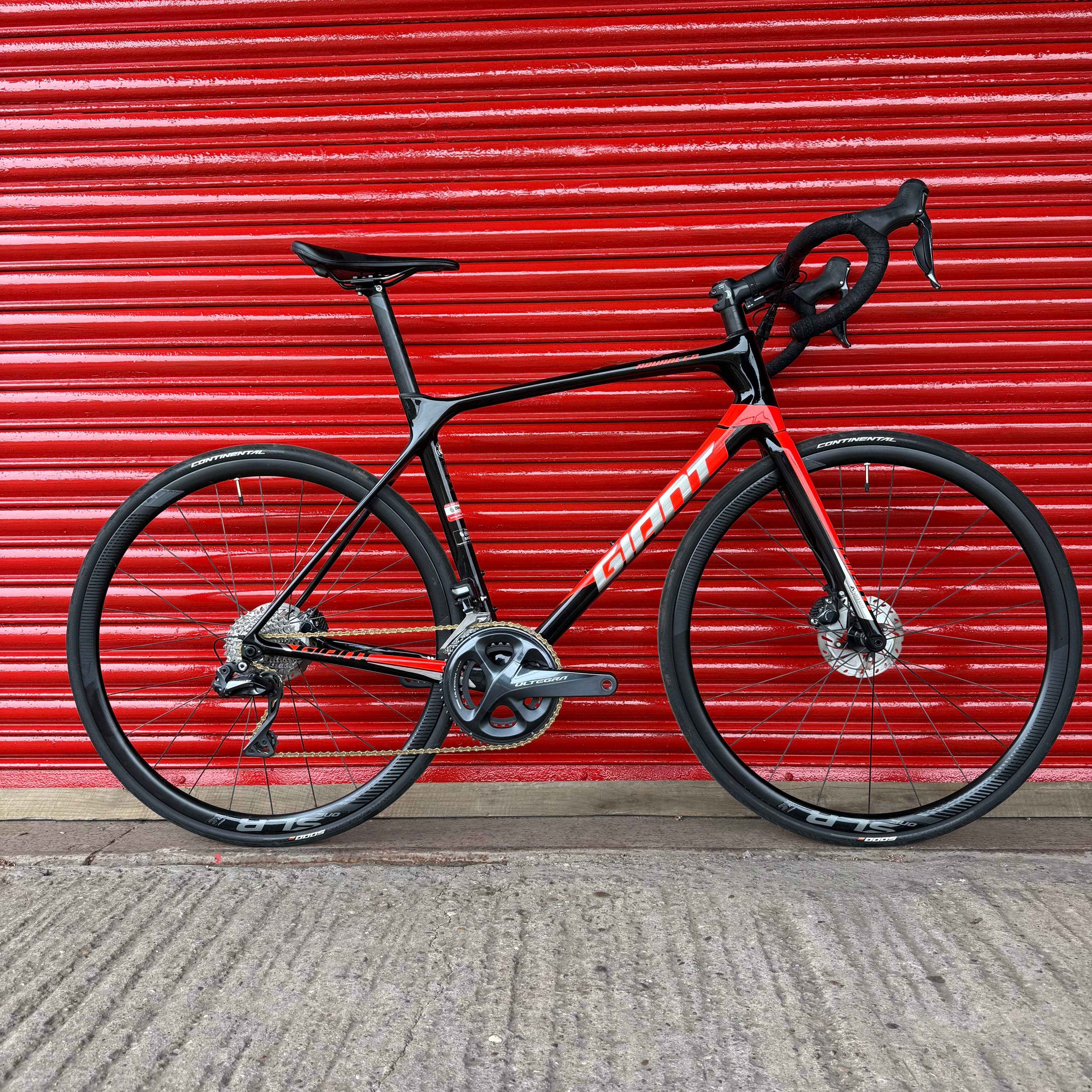 Giant TCR ロードバイク ブラック/レッド Giant TCR Advanced Pro Ultegra Di2 Carbon Disc Road Bike - ML 56cm