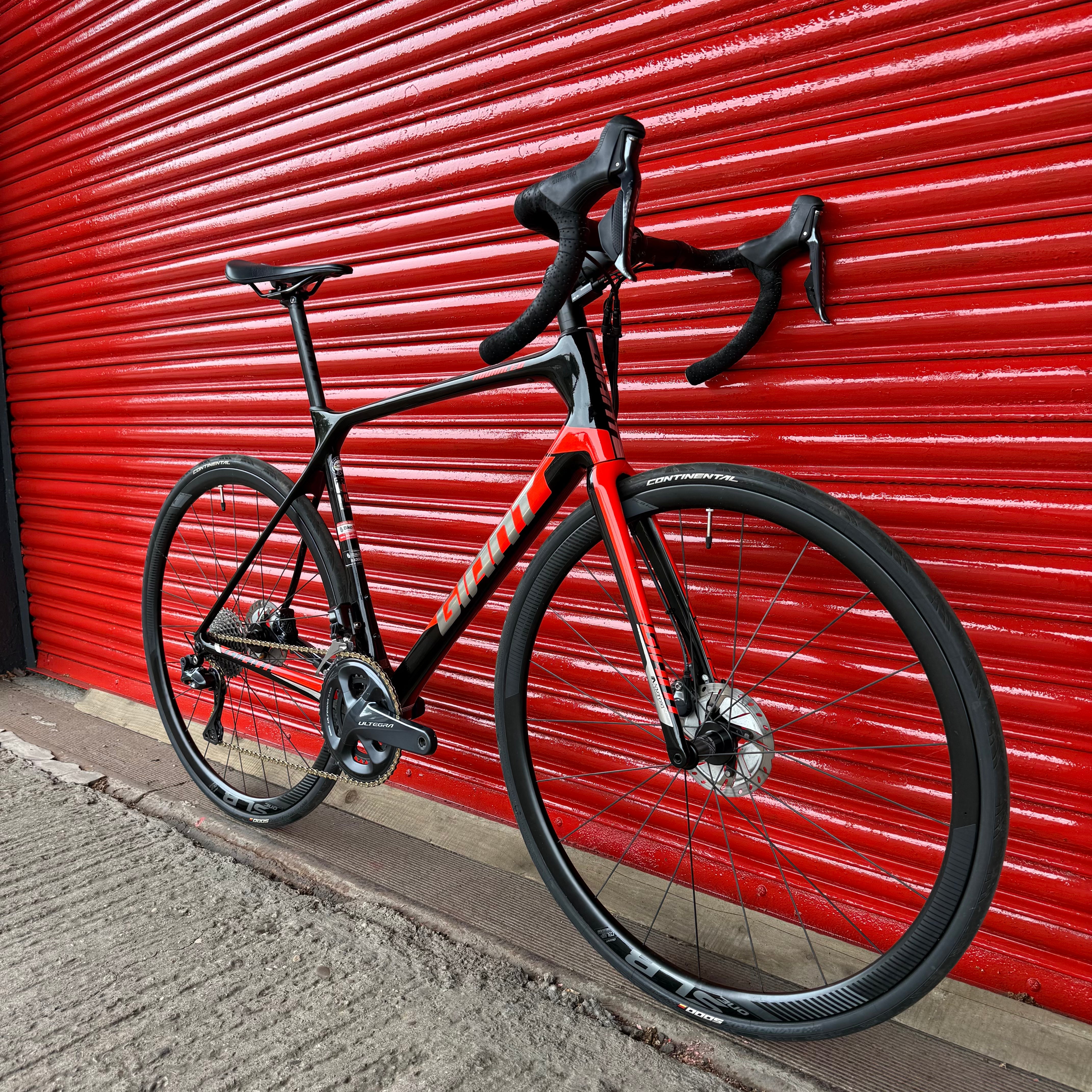Giant TCR Advanced Pro Ultegra Di2 Carbon Disc Road Bike - ML 56cm