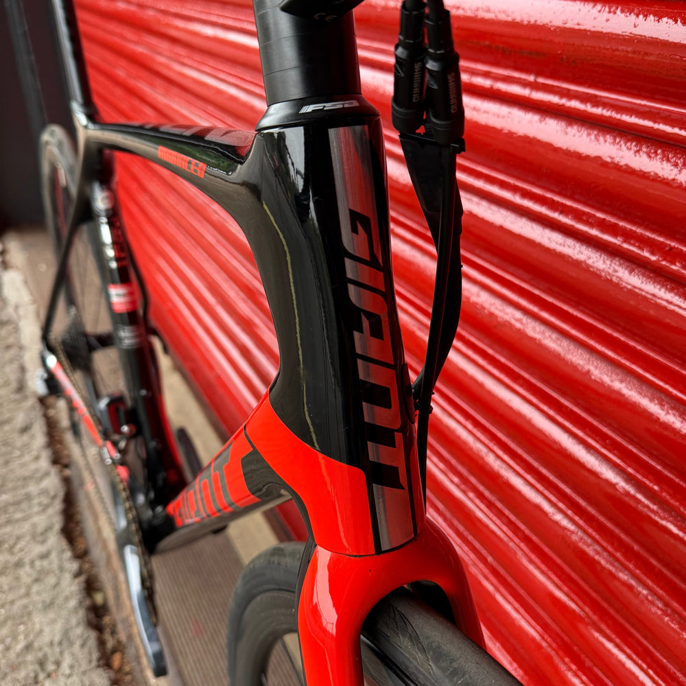 Giant TCR Advanced Pro Ultegra Di2 Carbon Disc Road Bike - ML 56cm