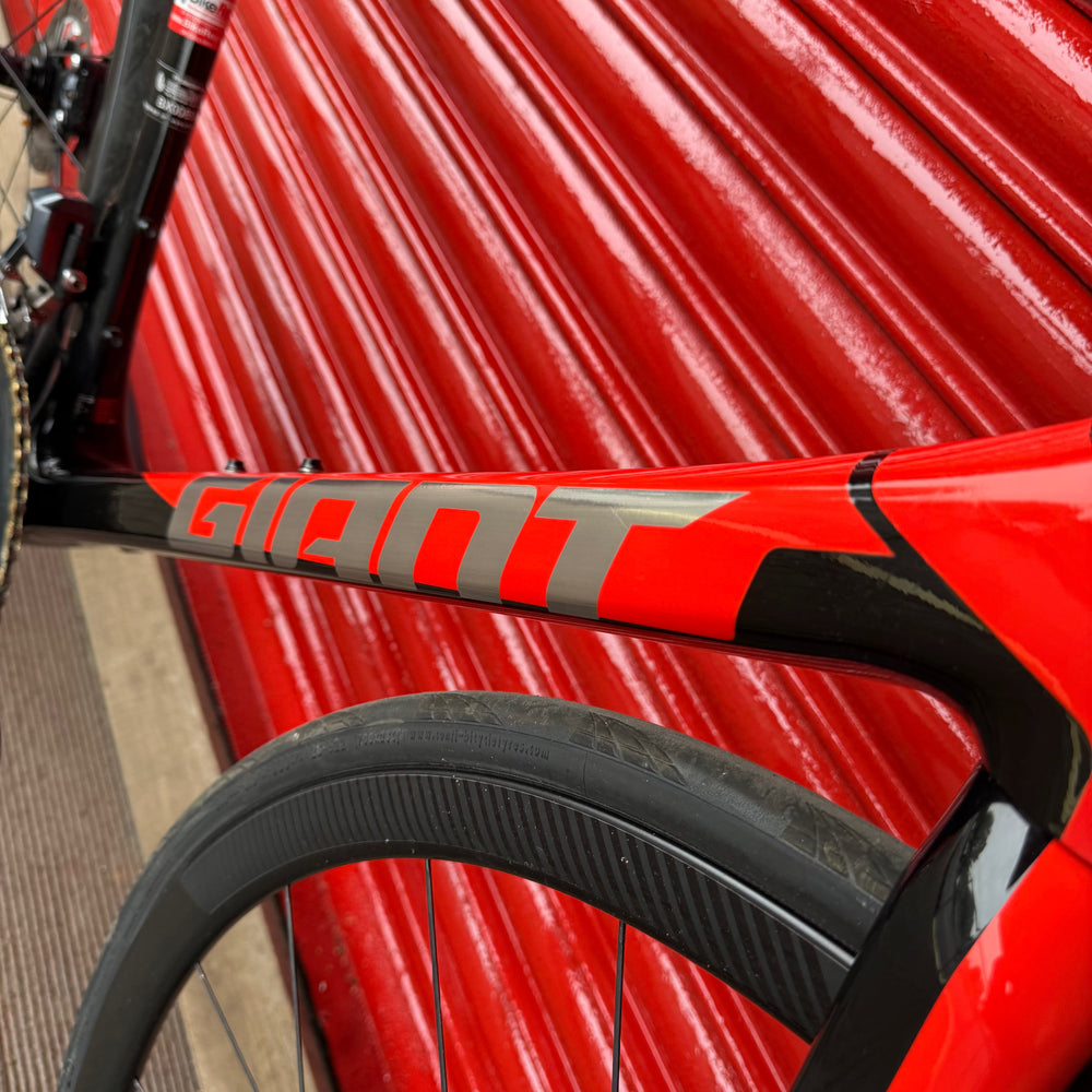 Giant TCR Advanced Pro Ultegra Di2 Carbon Disc Road Bike - ML 56cm