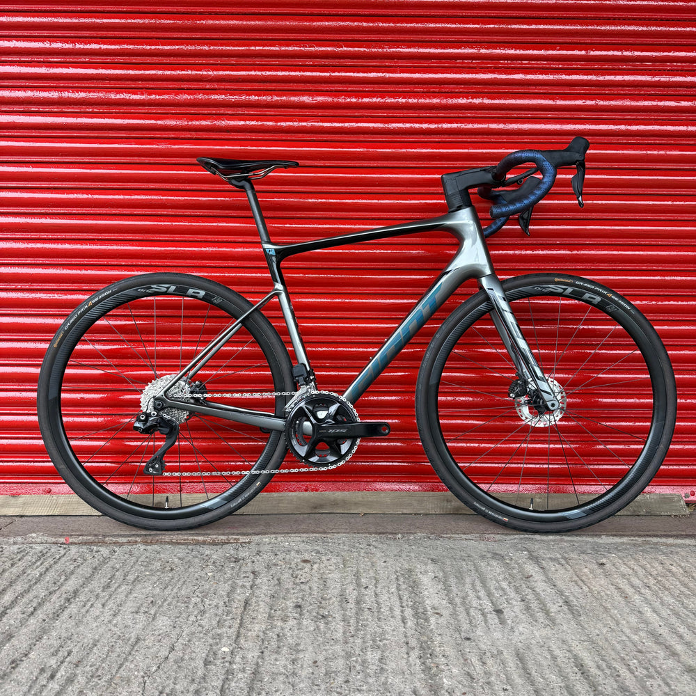 Giant Defy Advanced Pro 105 Di2 Carbon Disc Road Bike - ML 56cm