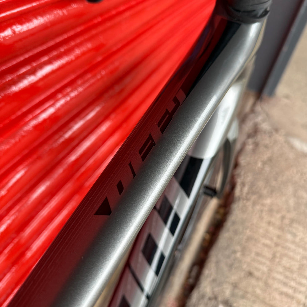 Giant Defy Advanced Pro 105 Di2 Carbon Disc Road Bike - ML 56cm