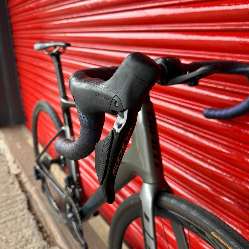 Giant Defy Advanced Pro 105 Di2 Carbon Disc Road Bike - ML 56cm