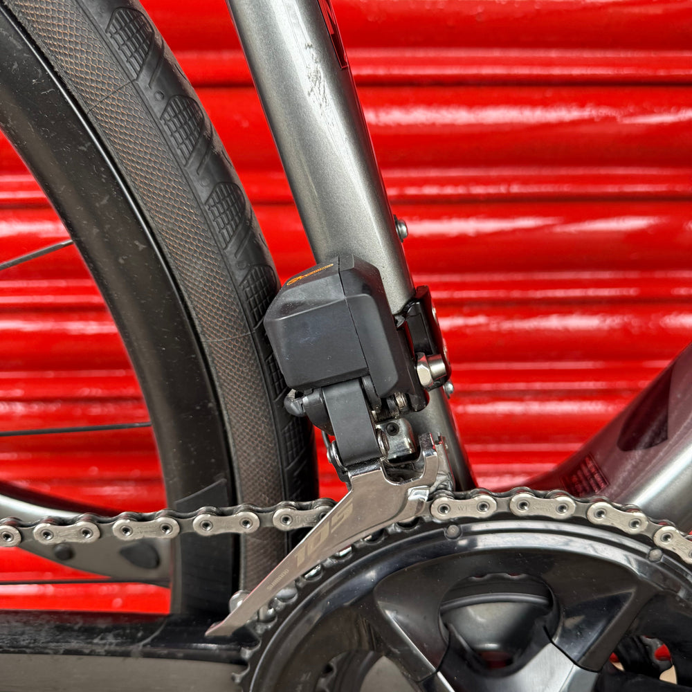 Giant Defy Advanced Pro 105 Di2 Carbon Disc Road Bike - ML 56cm