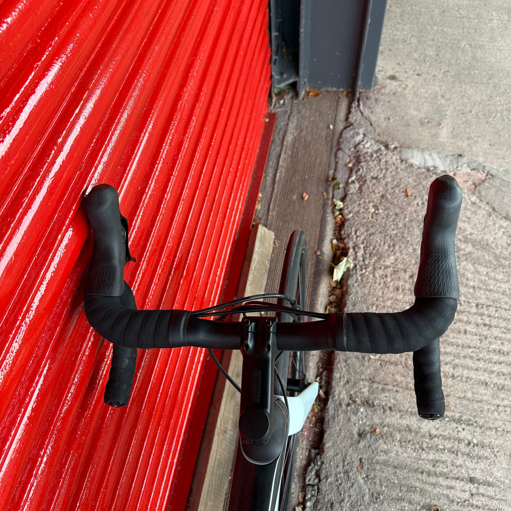 Specialized Roubaix Sport Shimano 105 Carbon Disc Road Bike - 49cm