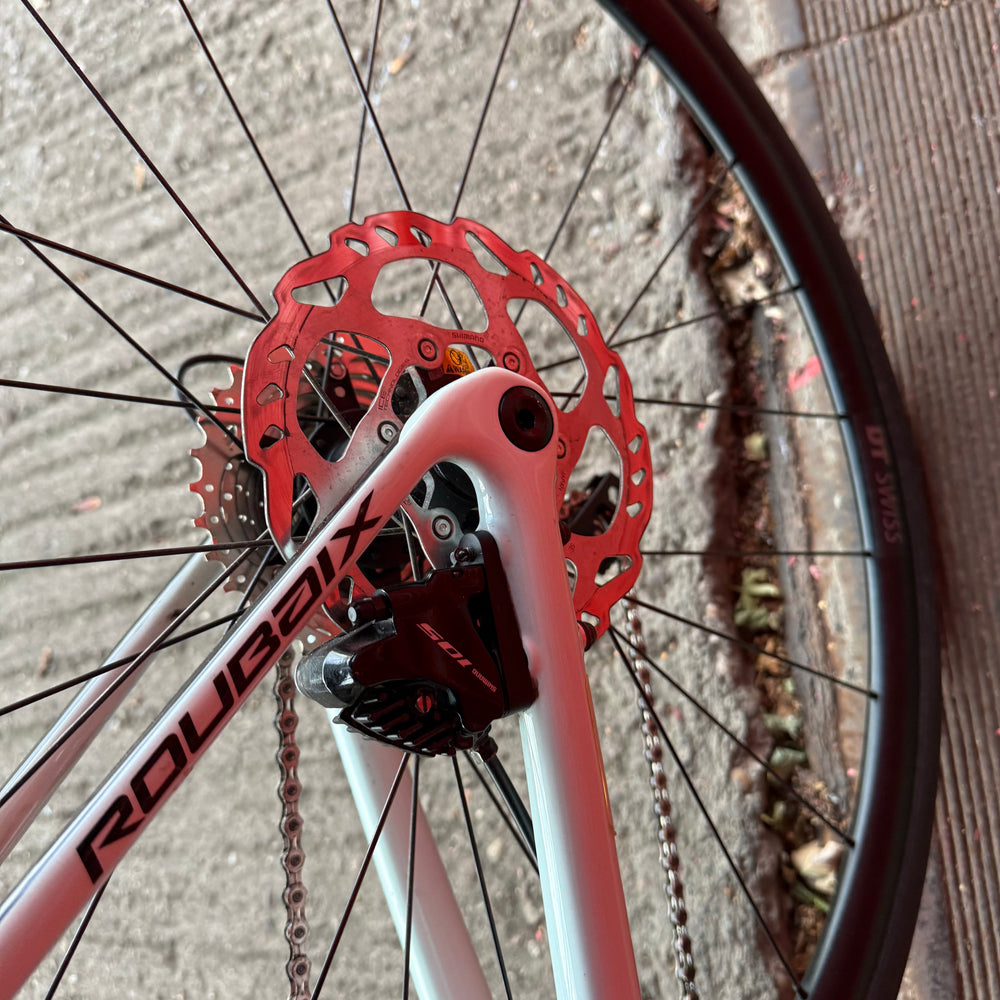 Specialized Roubaix Sport Shimano 105 Carbon Disc Road Bike - 49cm