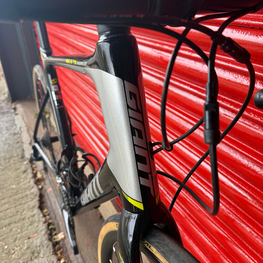 Giant Defy Advanced Pro Shimano 105 Carbon Disc Road Bike - L 58cm