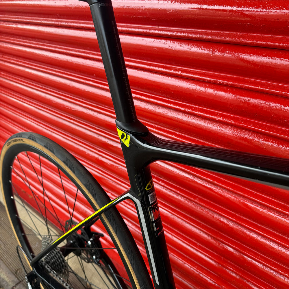 Giant Defy Advanced Pro Shimano 105 Carbon Disc Road Bike - L 58cm