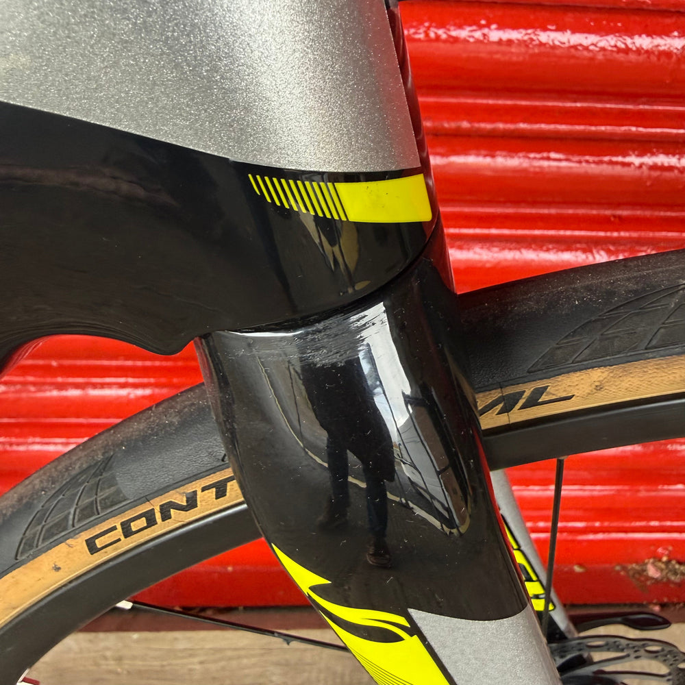 Giant Defy Advanced Pro Shimano 105 Carbon Disc Road Bike - L 58cm