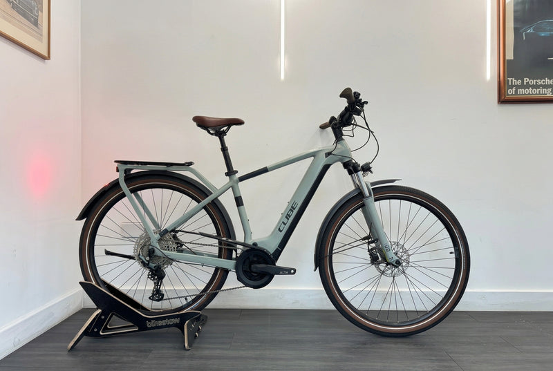 Cube Touring Hybrid Pro 625 2022
