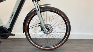 Cube Touring Hybrid Pro 625 2022