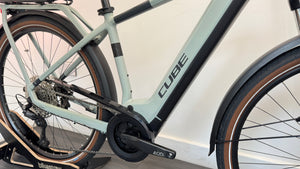 Cube Touring Hybrid Pro 625 2022