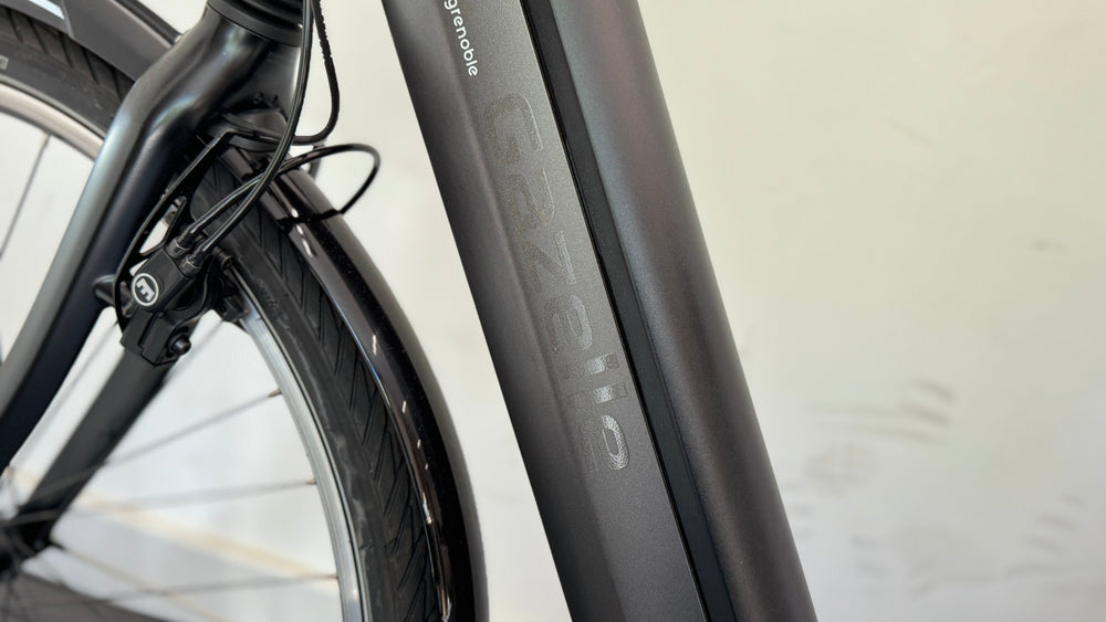 Gazelle Grenoble C380 HMB Low-Step 49cm 500Wh MEDIUM bike with Bag BOSCH Magura